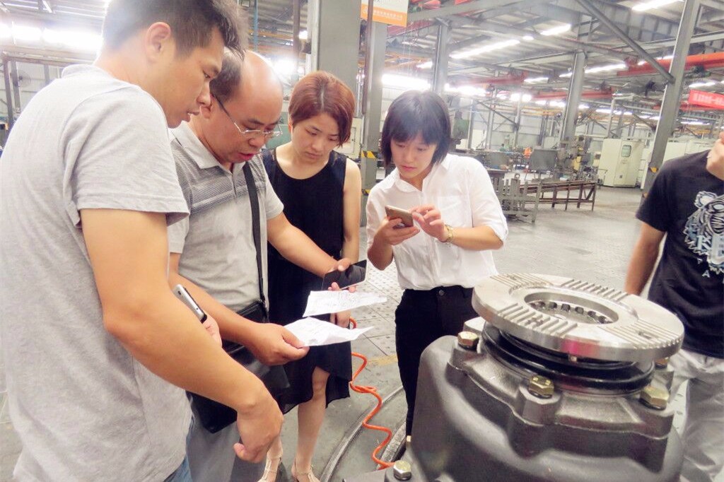 深圳民富沃能、東風(fēng)特汽聯(lián)合考察組蒞臨十堰精密新動(dòng)力科技有限公司參觀指導(dǎo)工作